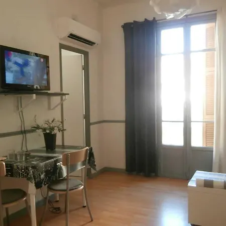 Climatise Dans Bourgeoise 니스